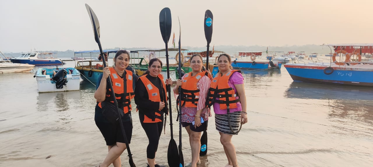 Going Into the mangroves during day kayaking